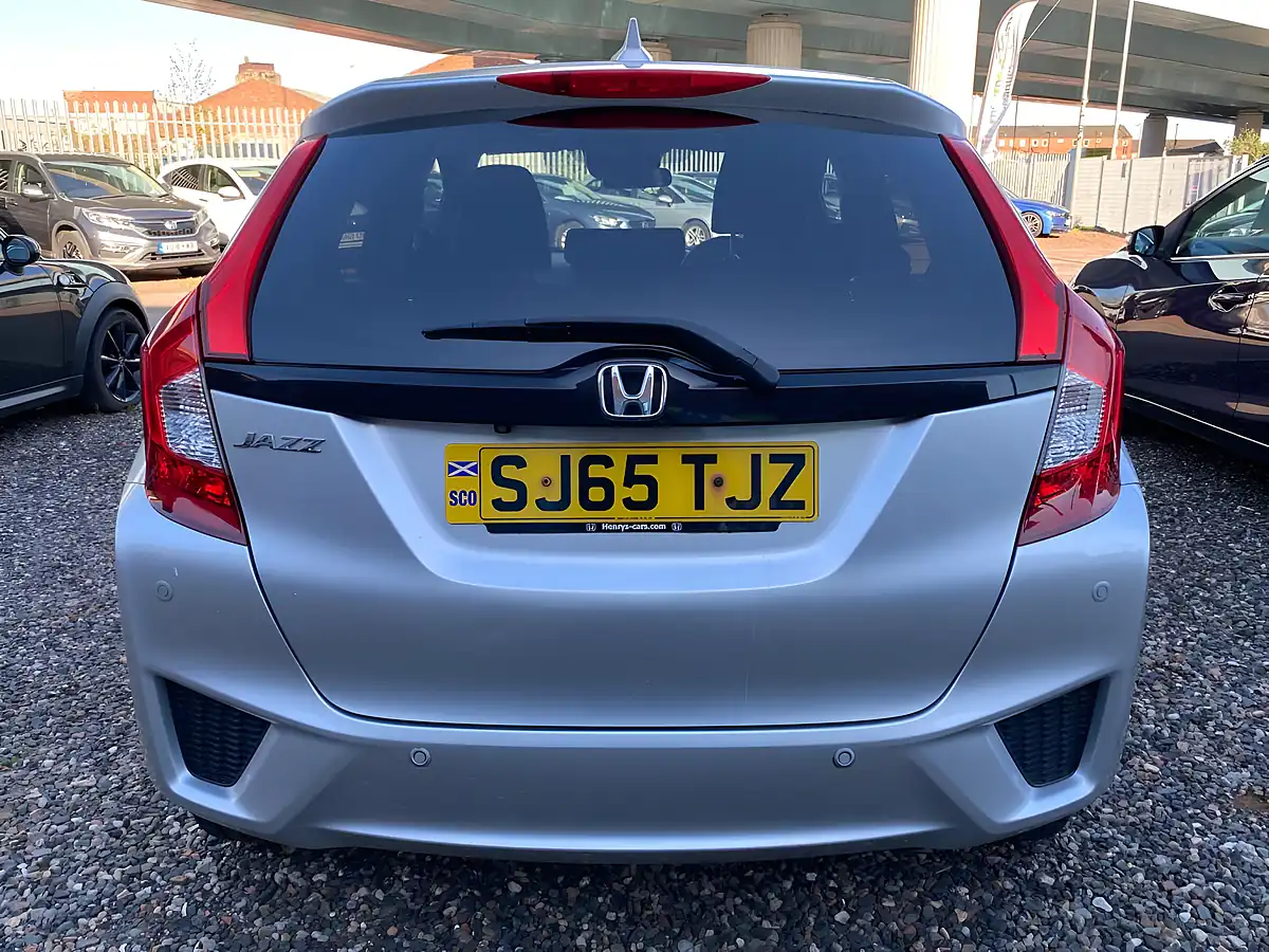 Used 2015 Honda Jazz Ex Silver - Interior and Exterior details 7