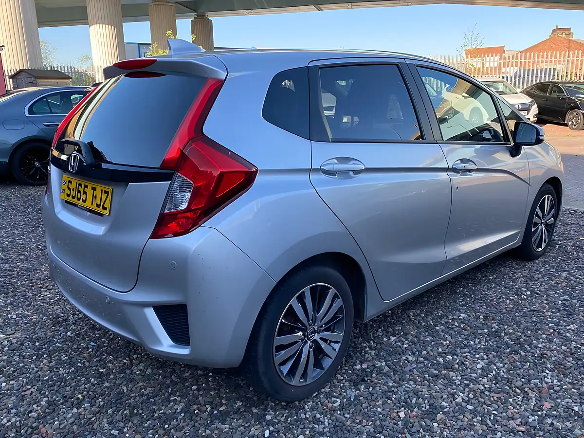 Used 2015 Honda Jazz Ex Silver - Interior and Exterior details 8
