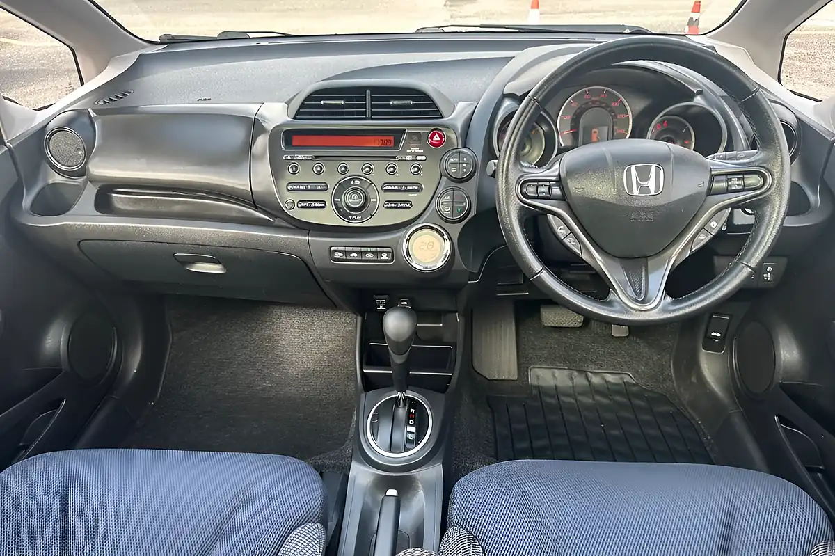 Used 2015 Honda Jazz Ex Silver - Interior and Exterior details 11