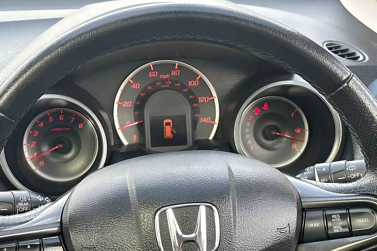 Used 2015 Honda Jazz Ex Silver - Interior and Exterior details 14
