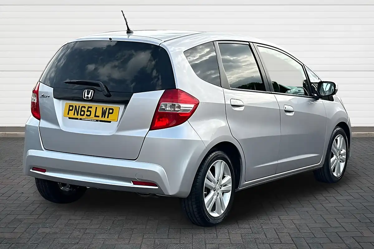 Used 2015 Honda Jazz Ex Silver - Interior and Exterior details 3