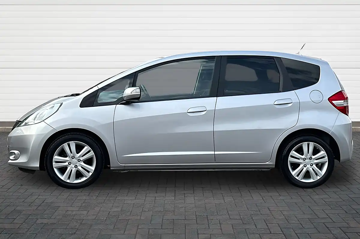 Used 2015 Honda Jazz Ex Silver - Interior and Exterior details 6