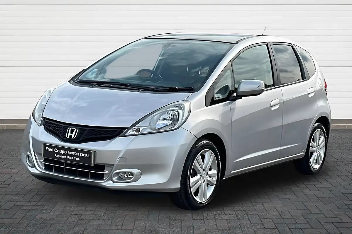 Used 2015 Honda Jazz Ex Silver - Interior and Exterior details 7