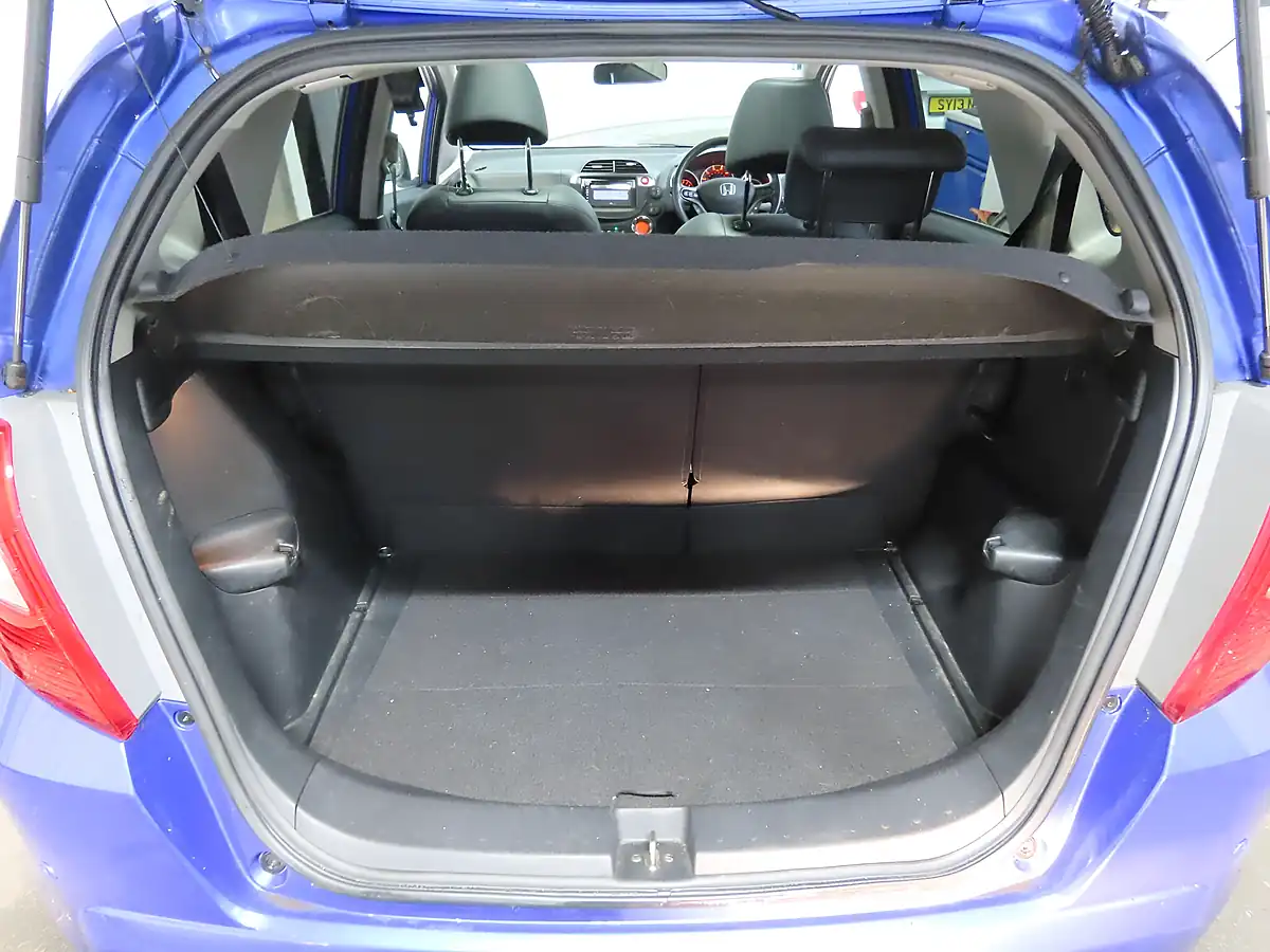 Used 2015 Honda Jazz Exl Blue - Interior and Exterior details 12