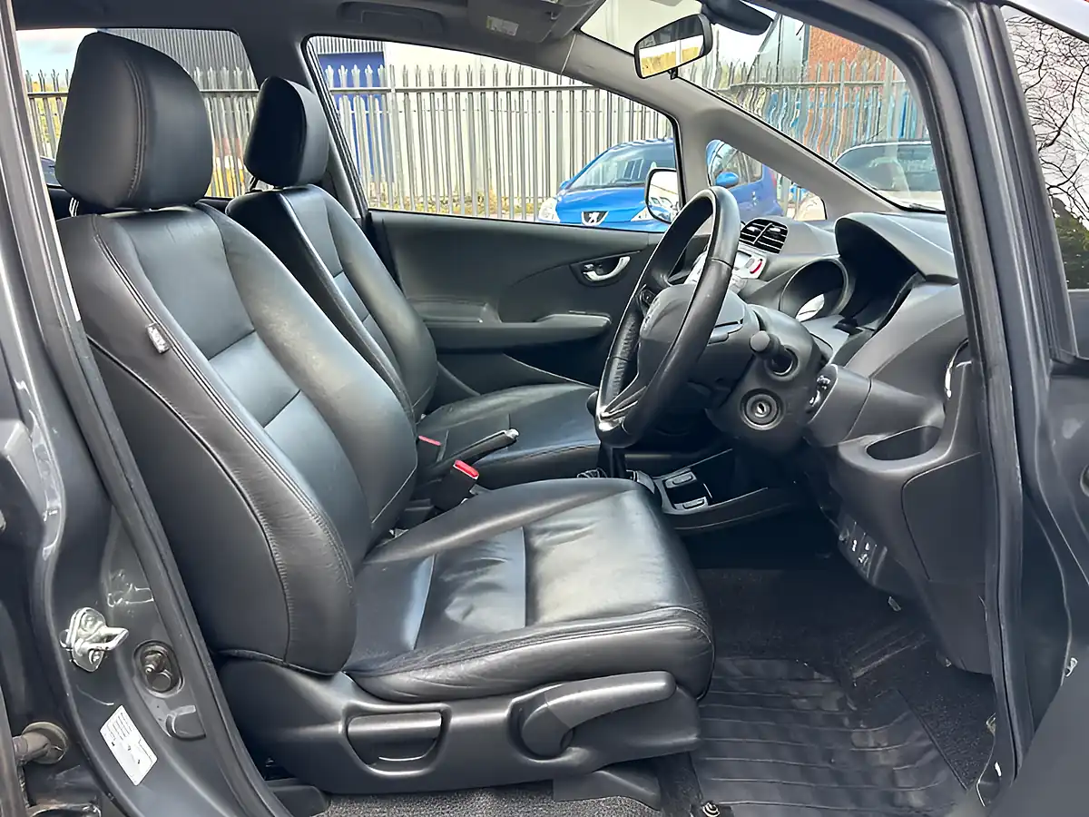 Used 2015 Honda Jazz Exl-T Grey - Interior and Exterior details 11