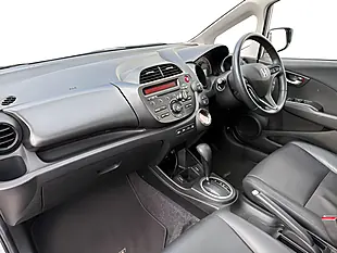 Used 2015 Honda Jazz Exl White - Interior and Exterior details 10