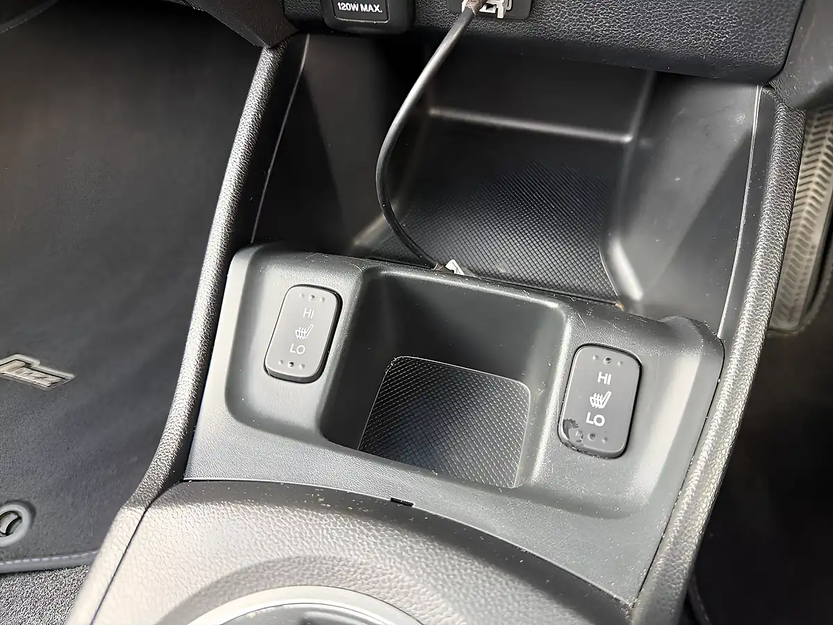Used 2015 Honda Jazz Exl White - Interior and Exterior details 15