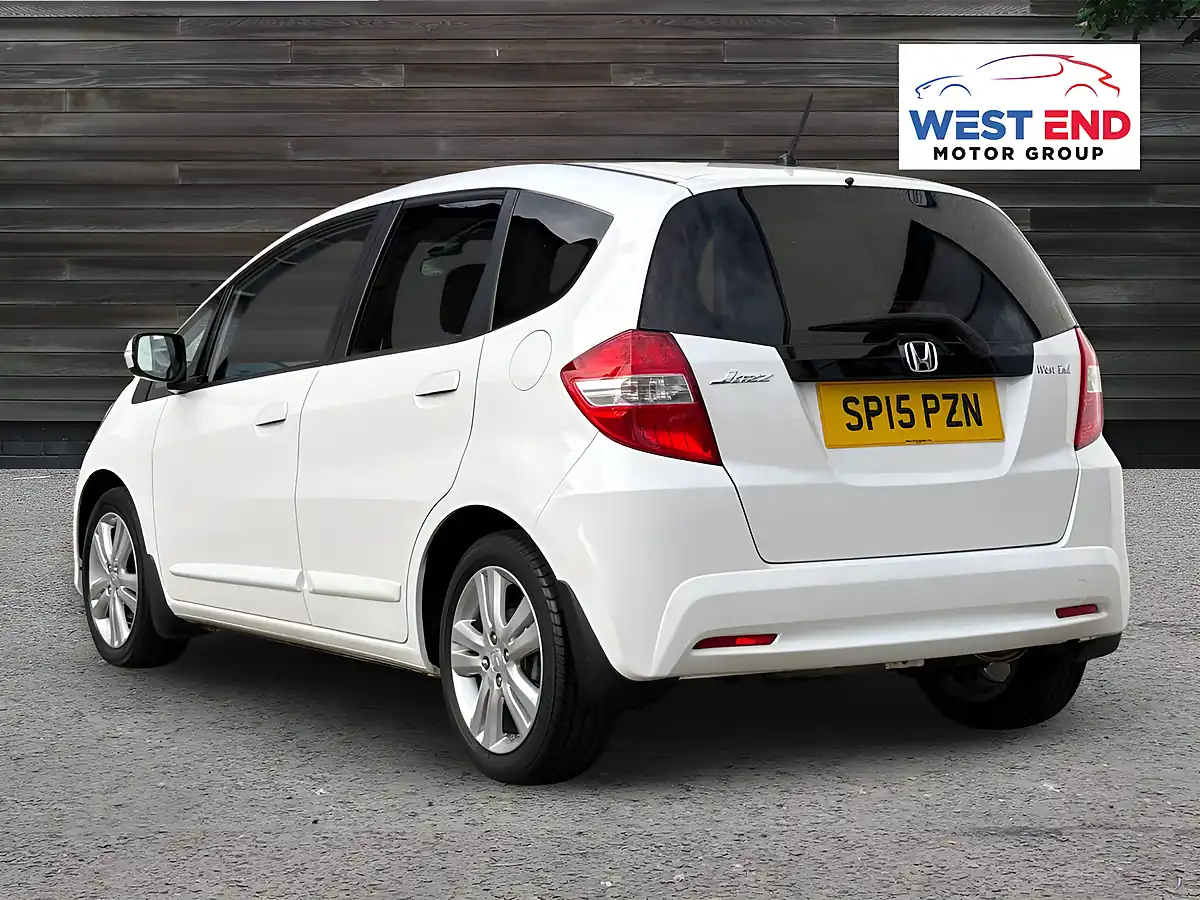 Used 2015 Honda Jazz Exl White - Interior and Exterior details 4