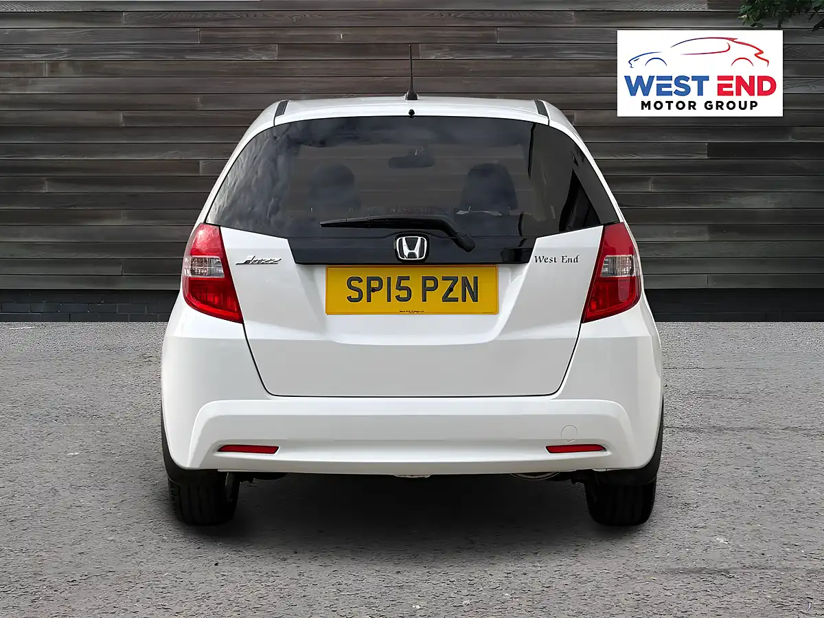 Used 2015 Honda Jazz Exl White - Interior and Exterior details 5