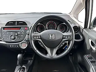 Used 2015 Honda Jazz Exl White - Interior and Exterior details 9
