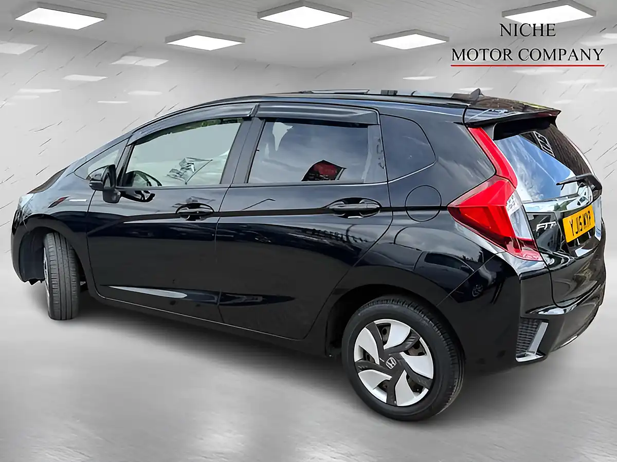 Used 2015 Honda Jazz Se Black - Interior and Exterior details 10
