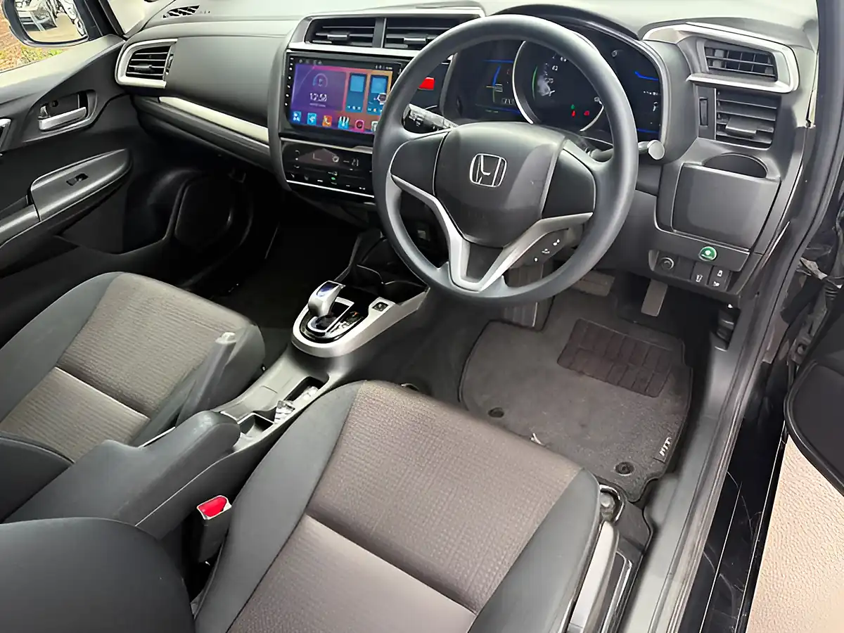 Used 2015 Honda Jazz Se Black - Interior and Exterior details 12