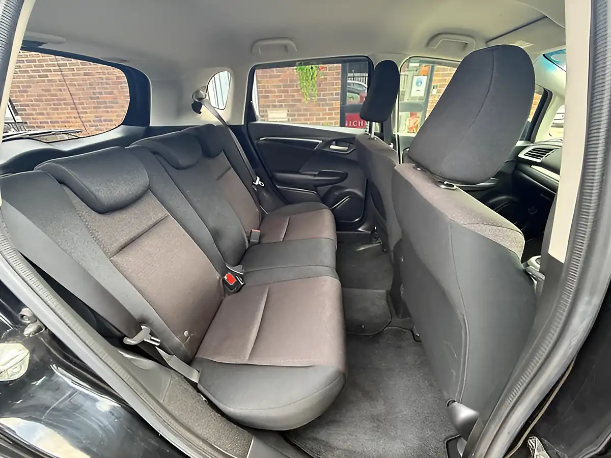 Used 2015 Honda Jazz Se Black - Interior and Exterior details 14