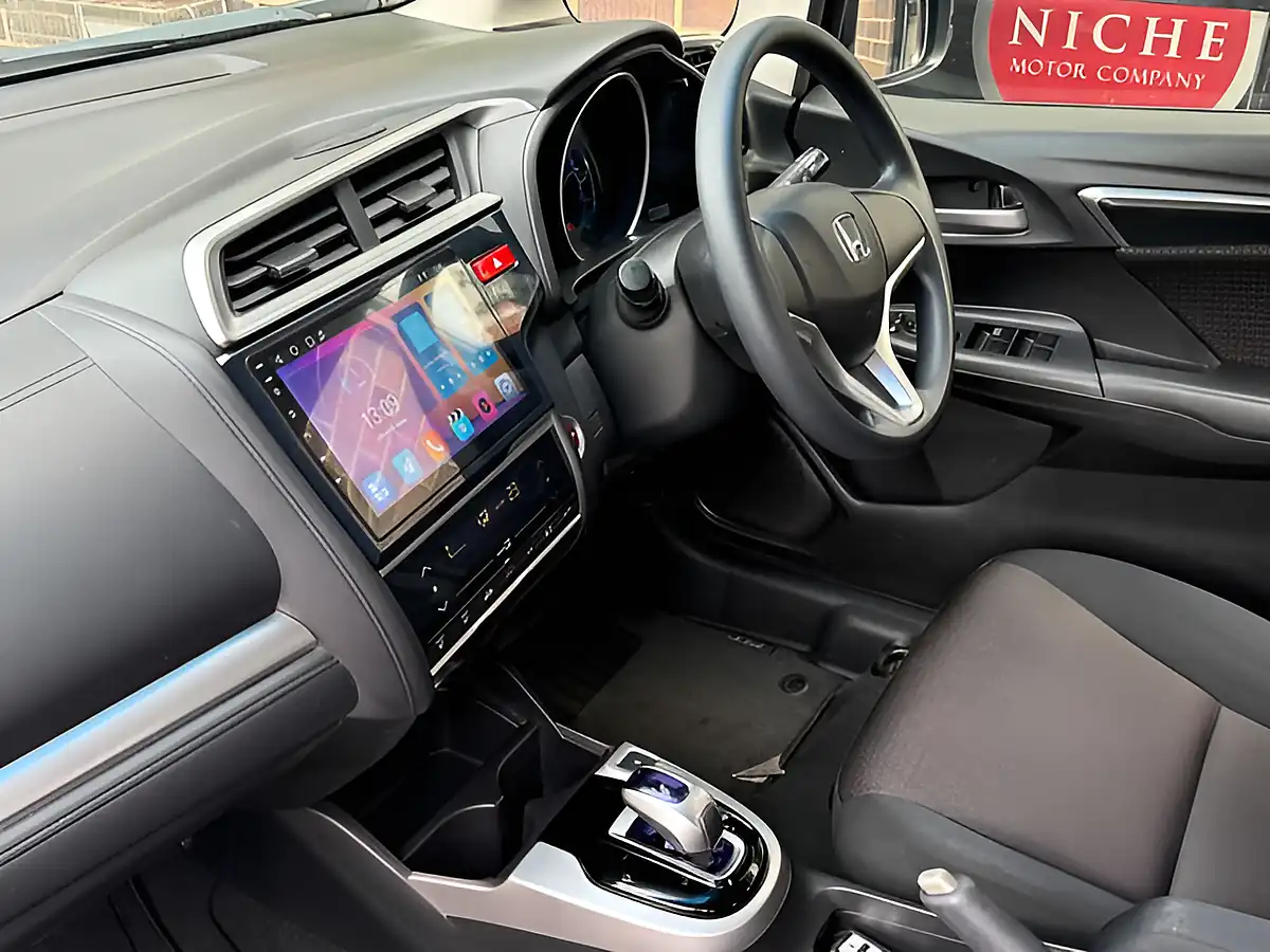 Used 2015 Honda Jazz Se Black - Interior and Exterior details 18