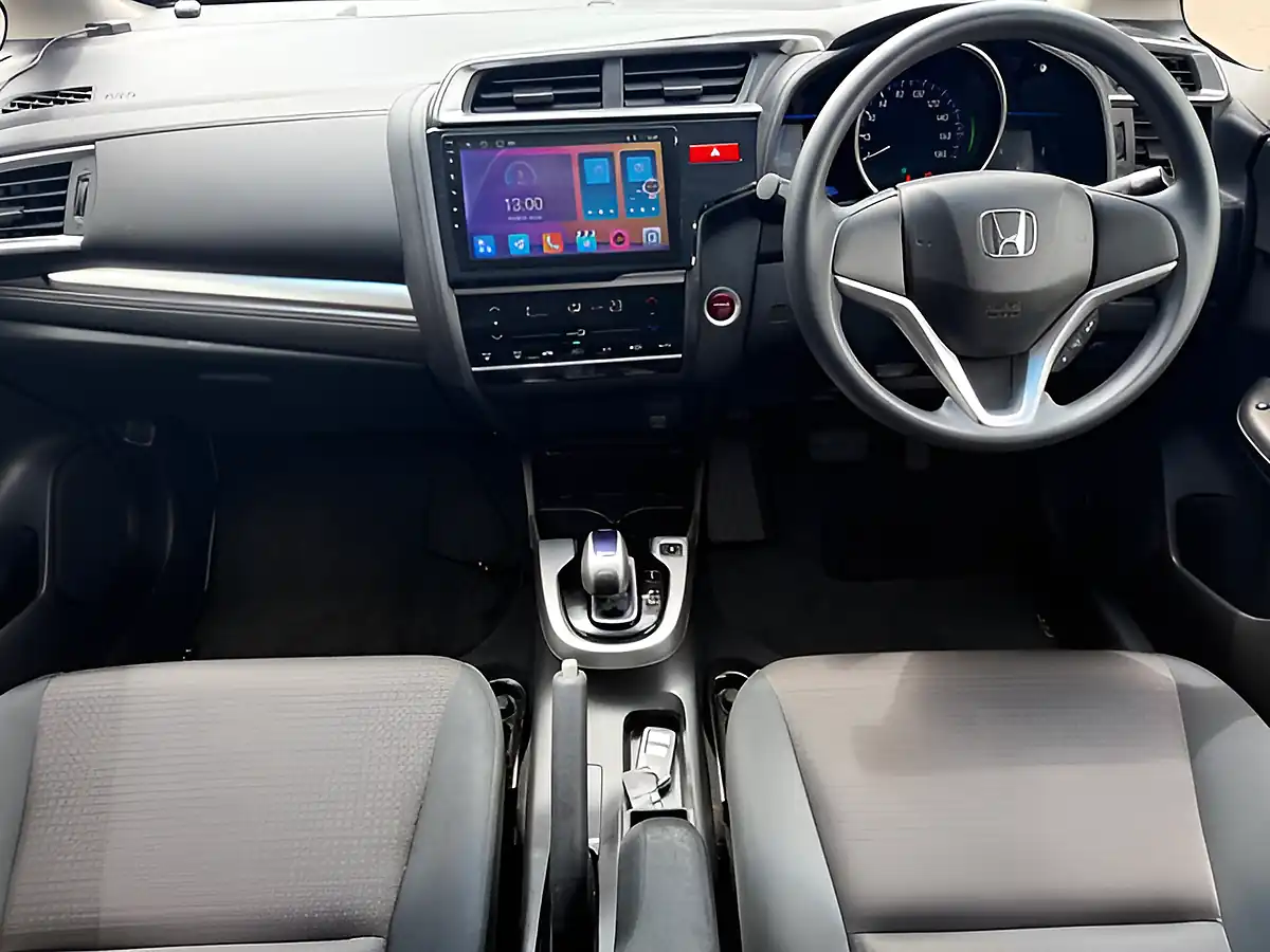 Used 2015 Honda Jazz Se Black - Interior and Exterior details 3