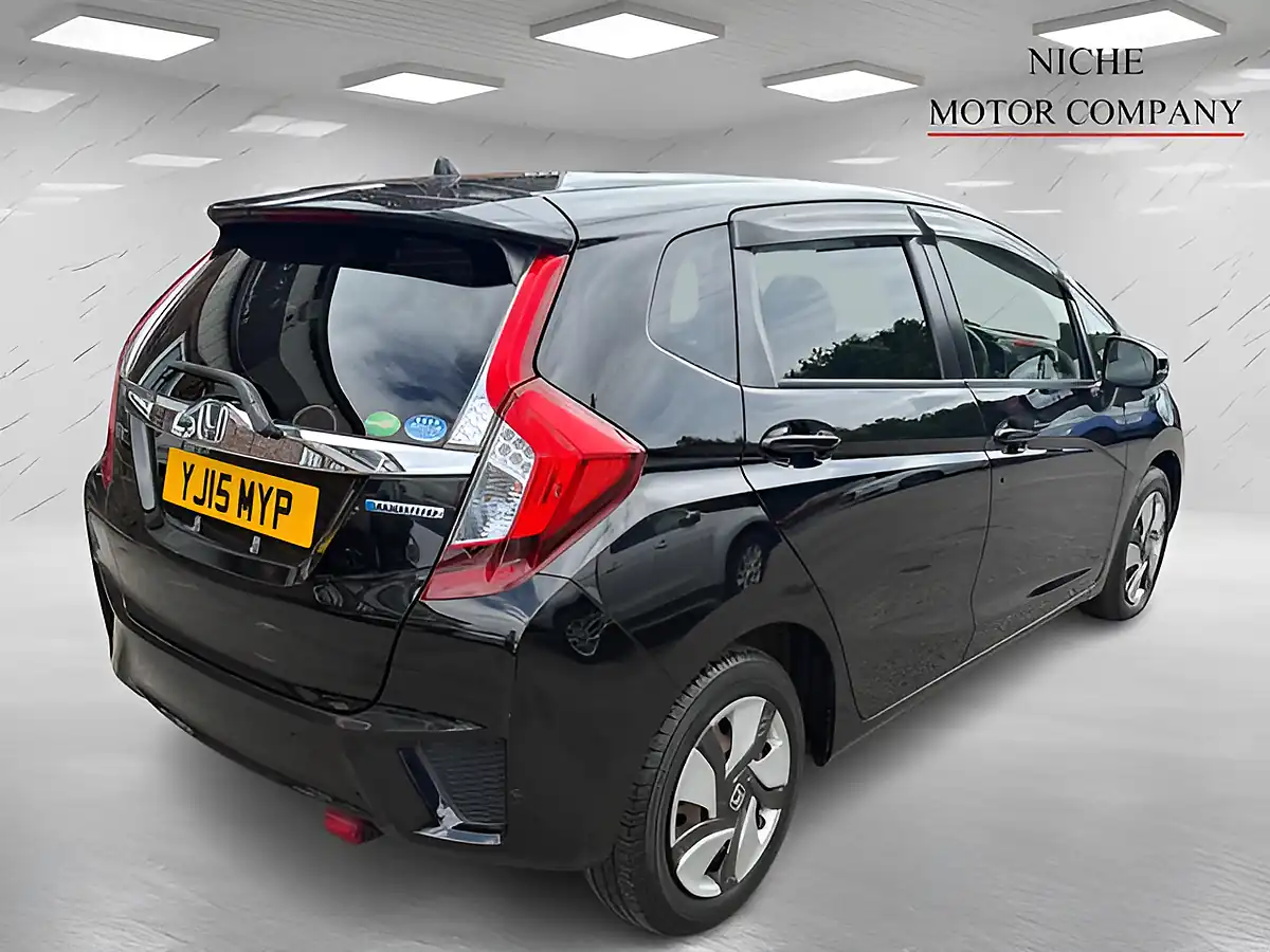 Used 2015 Honda Jazz Se Black - Interior and Exterior details 5
