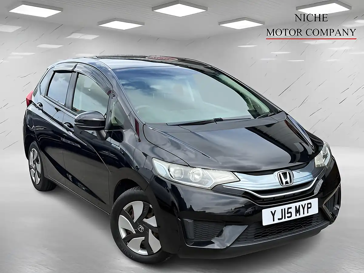 Used 2015 Honda Jazz Se Black - Interior and Exterior details 9
