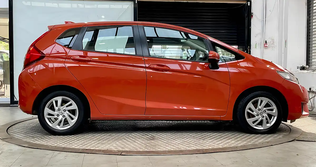 Used 2015 Honda Jazz Se Orange - Interior and Exterior details 11
