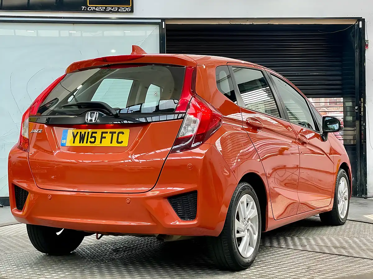 Used 2015 Honda Jazz Se Orange - Interior and Exterior details 4