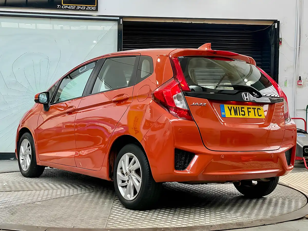 Used 2015 Honda Jazz Se Orange - Interior and Exterior details 5