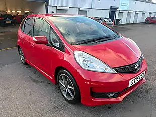 Used 2015 Honda Jazz Si Red - Interior and Exterior details 4