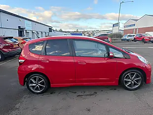 Used 2015 Honda Jazz Si Red - Interior and Exterior details 7