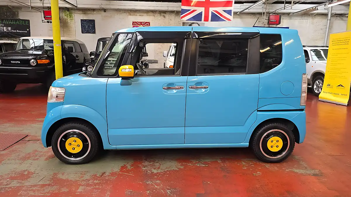 Used 2015 Honda N-Box Custom G L Blue - Interior and Exterior details 16