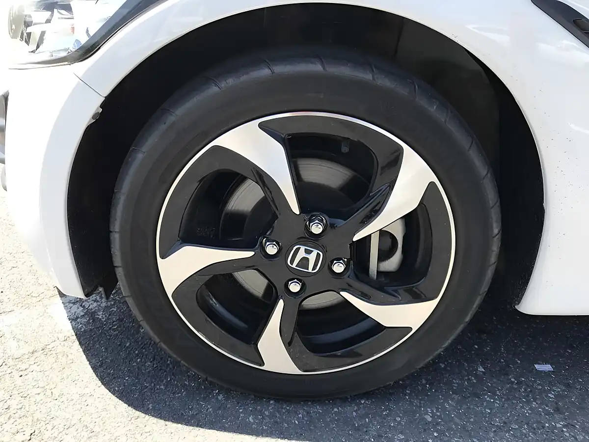 Used 2015 Honda S660 Concept Edition White - Interior and Exterior details 10