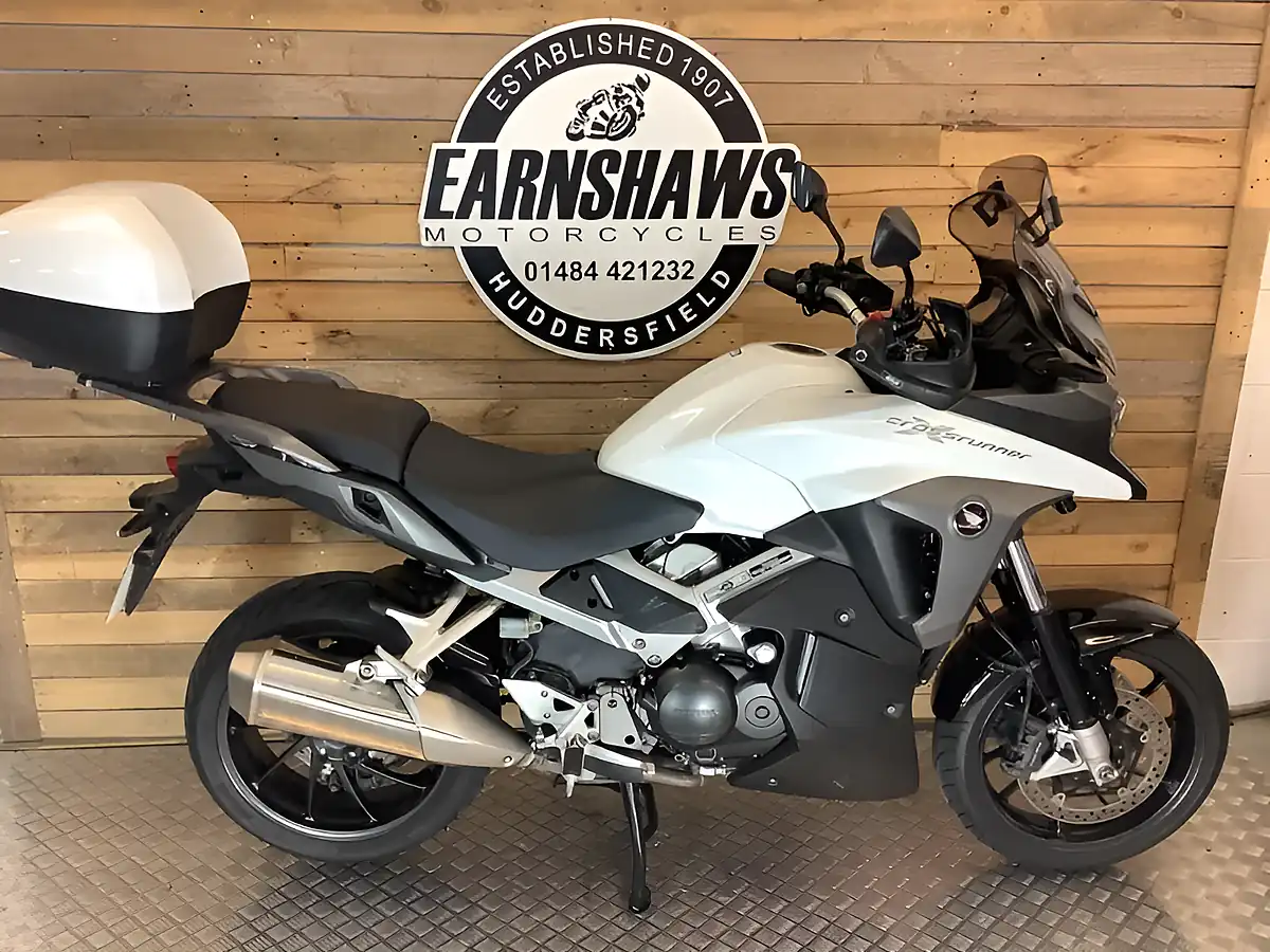 Used 2015 Honda Vfr Cross Runner White - Front View