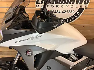 Used 2015 Honda Vfr Cross Runner White - Interior and Exterior details 12