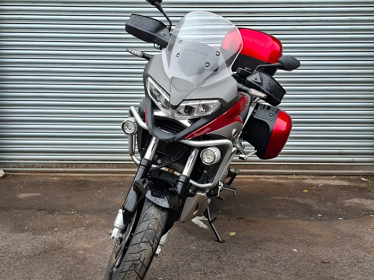 Used 2015 Honda Vfr Crossrunner Red - Interior and Exterior details 4