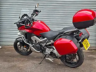 Used 2015 Honda Vfr Crossrunner Red - Interior and Exterior details 8