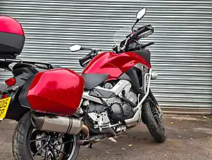 Used 2015 Honda Vfr Crossrunner Red - Interior and Exterior details 9