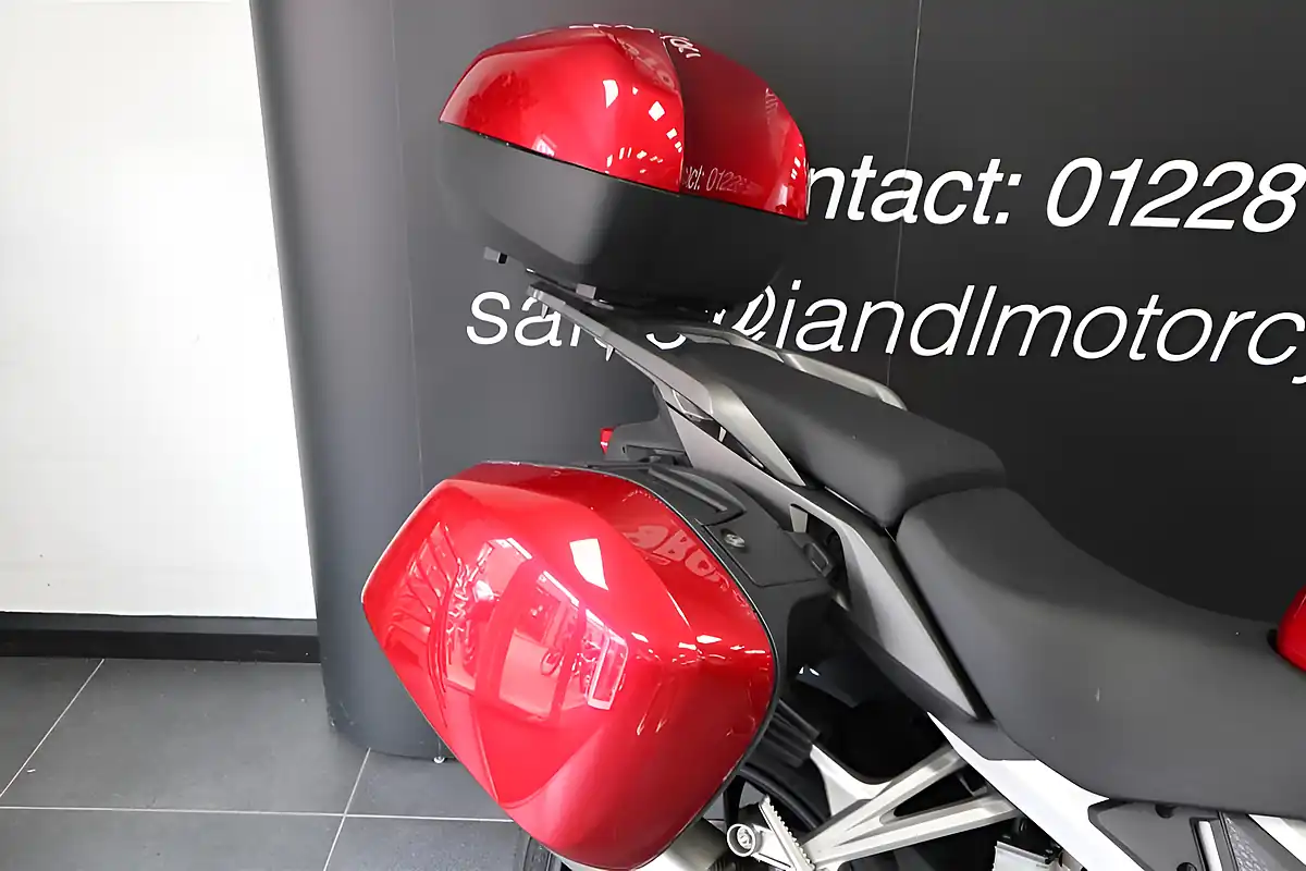 Used 2015 Honda VFR800X Crossrunner Red - Interior and Exterior details 11