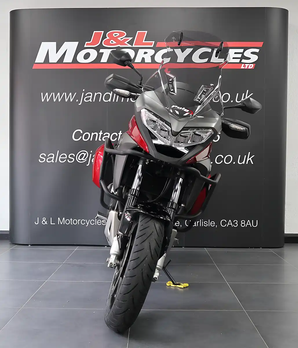 Used 2015 Honda VFR800X Crossrunner Red - Interior and Exterior details 3
