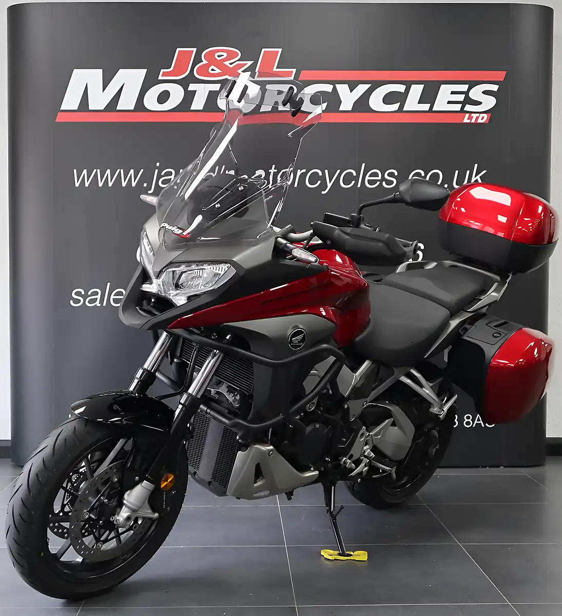 Used 2015 Honda VFR800X Crossrunner Red - Interior and Exterior details 4