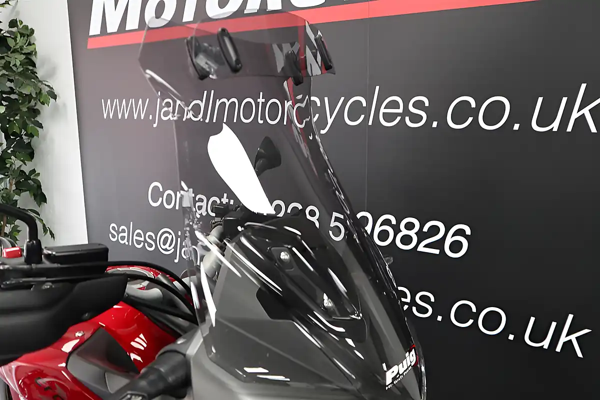 Used 2015 Honda VFR800X Crossrunner Red - Interior and Exterior details 9