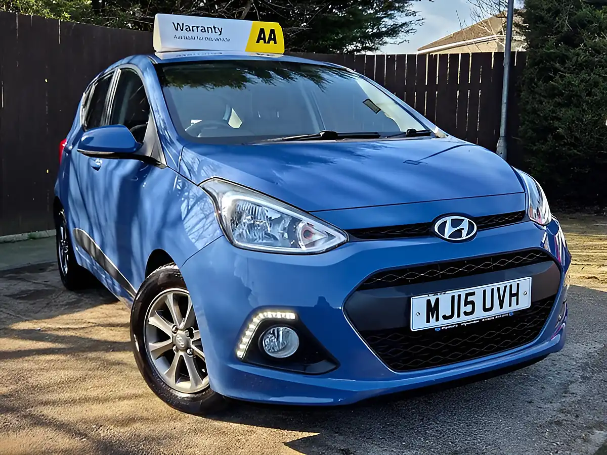 Used 2015 Hyundai i10 Premium Blue - Front View