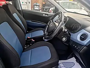 Used 2015 Hyundai i10 Premium Blue - Interior and Exterior details 10