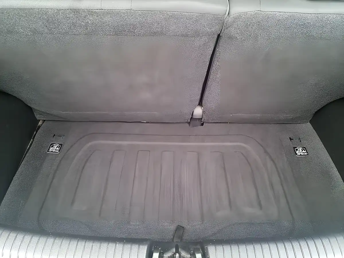 Used 2015 Hyundai i10 Premium Blue - Interior and Exterior details 15