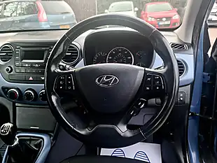 Used 2015 Hyundai i10 Premium Blue - Interior and Exterior details 16