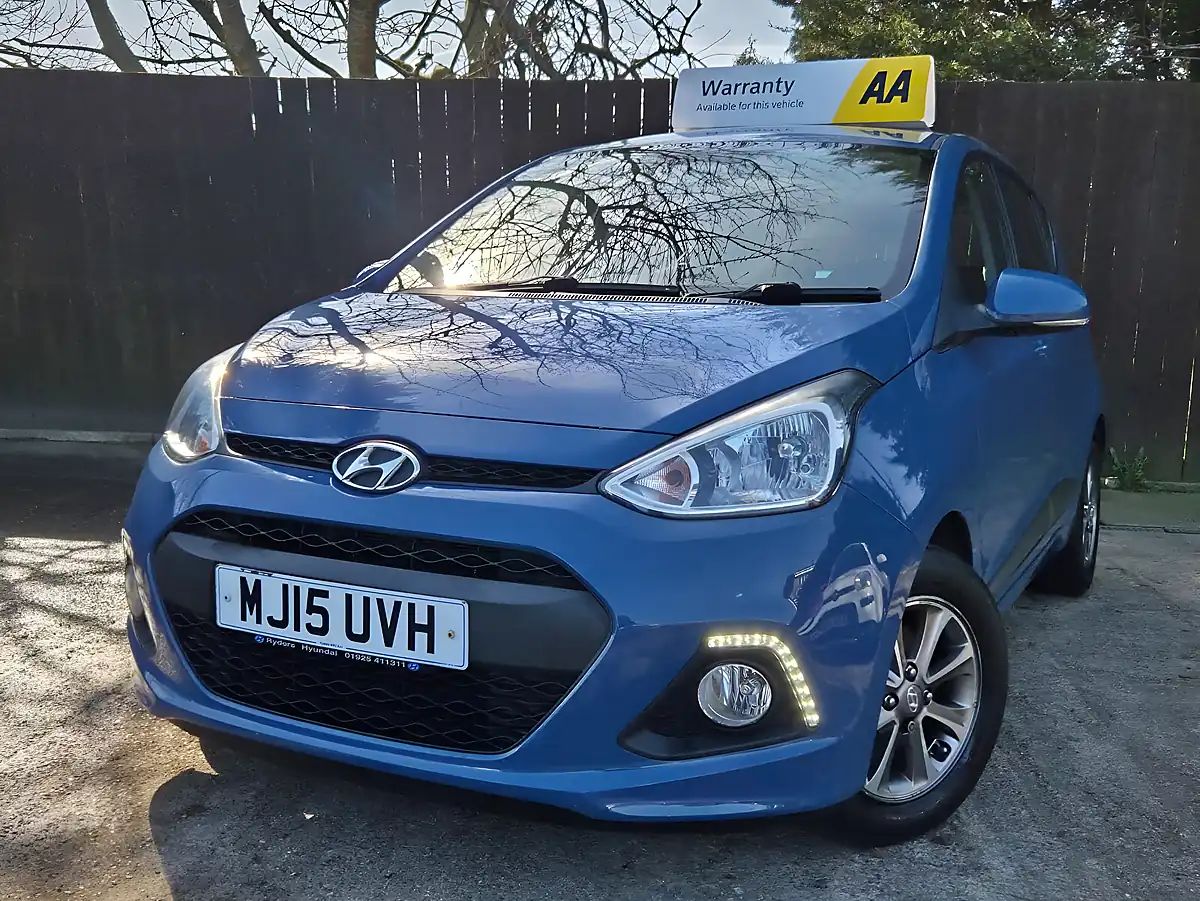 Used 2015 Hyundai i10 Premium Blue - Interior and Exterior details 3