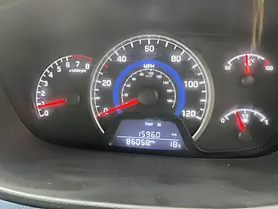 Used 2015 Hyundai i10 Premium Blue - Interior and Exterior details 12