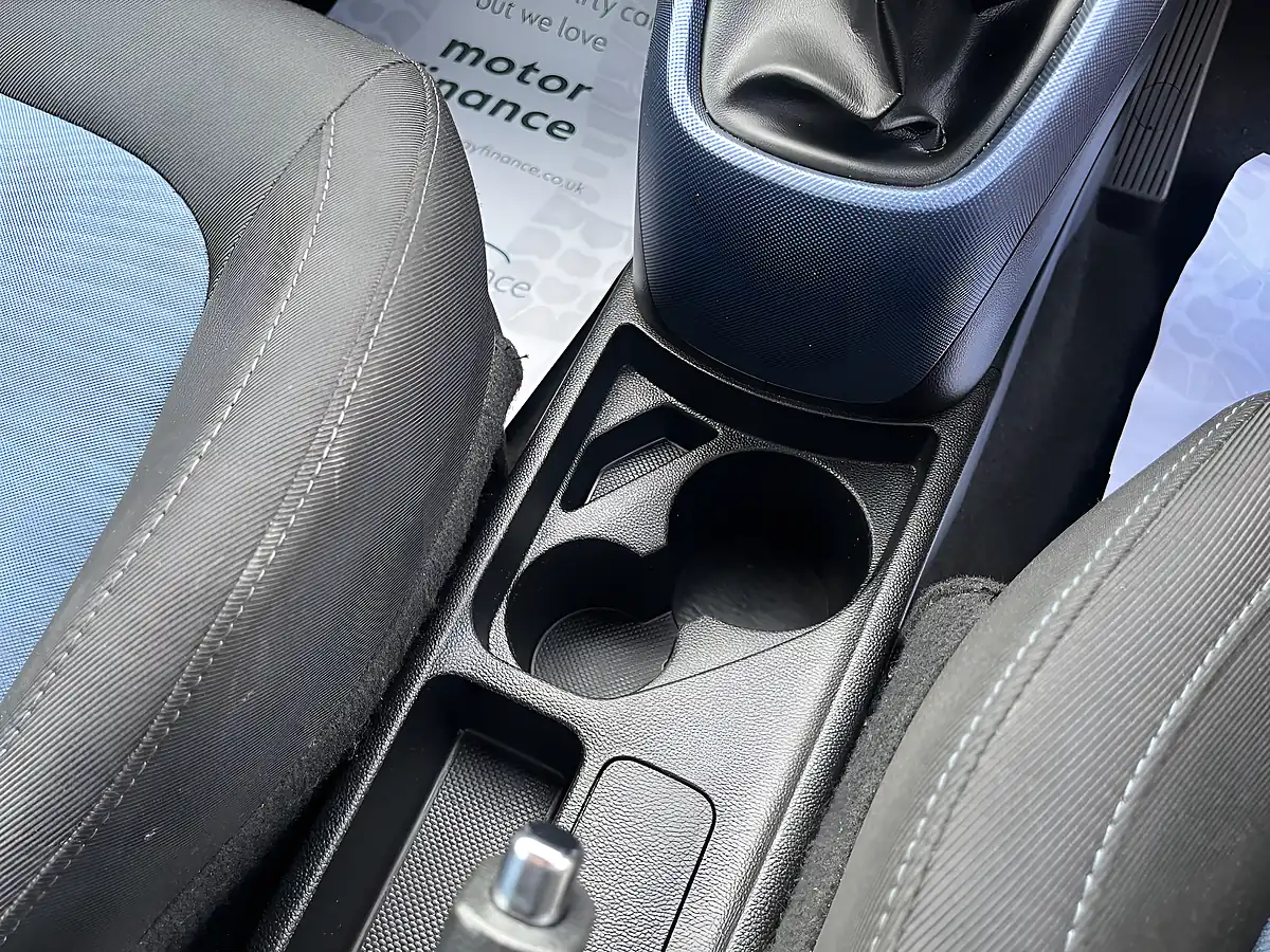 Used 2015 Hyundai i10 Premium Blue - Interior and Exterior details 14