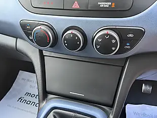 Used 2015 Hyundai i10 Premium Blue - Interior and Exterior details 15