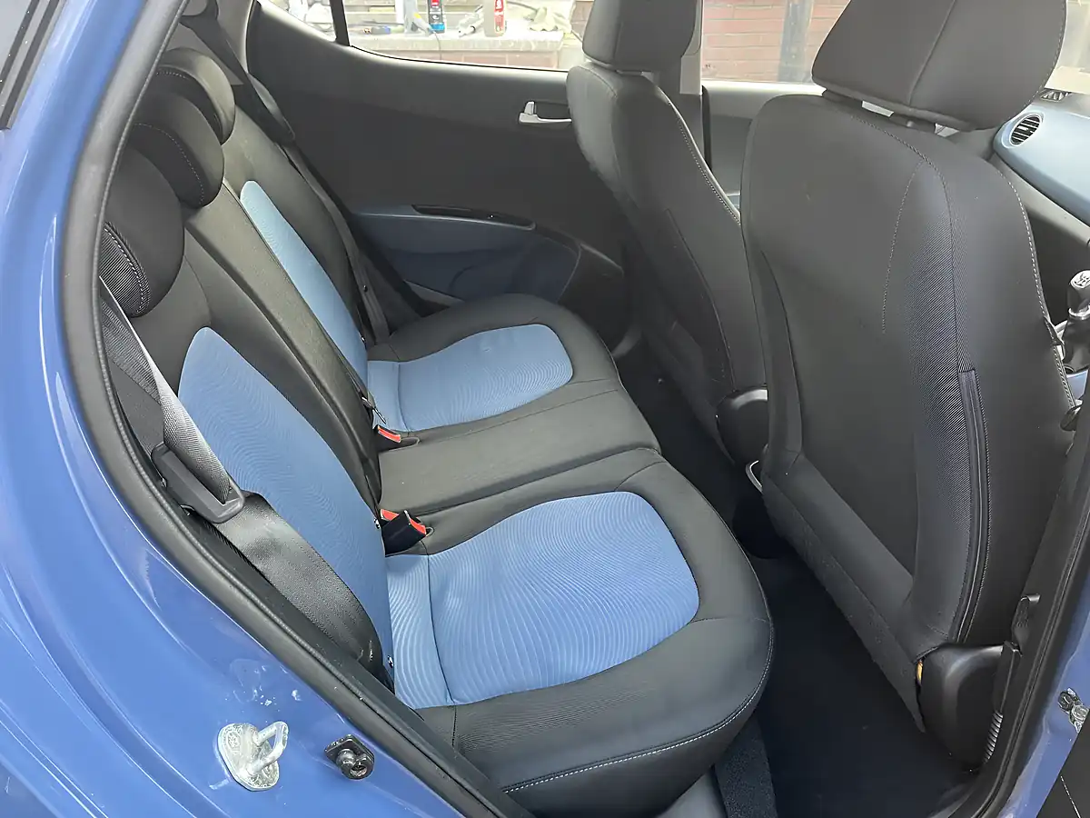Used 2015 Hyundai i10 Premium Blue - Interior and Exterior details 18