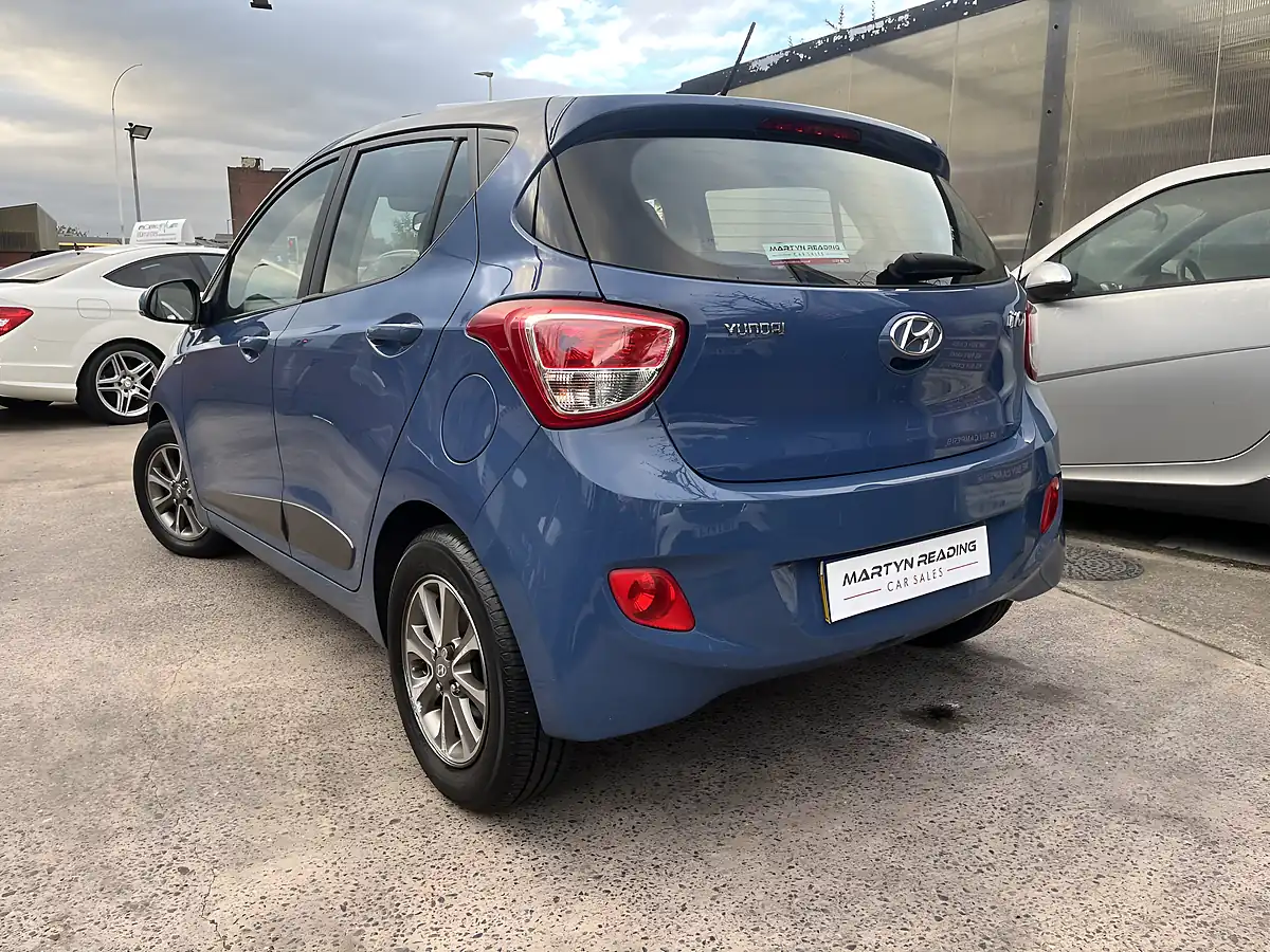 Used 2015 Hyundai i10 Premium Blue - Interior and Exterior details 5