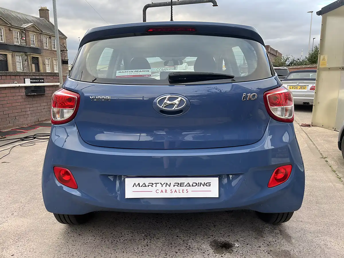 Used 2015 Hyundai i10 Premium Blue - Interior and Exterior details 7