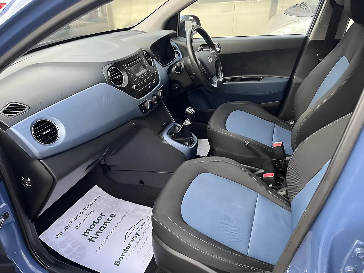 Used 2015 Hyundai i10 Premium Blue - Interior and Exterior details 9