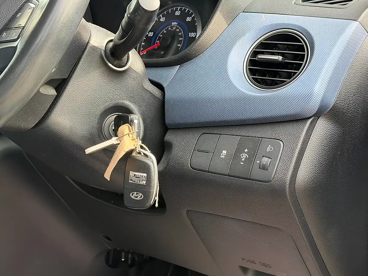 Used 2015 Hyundai I10 Premium Euro 5 5dr Blue - Interior and Exterior details 11